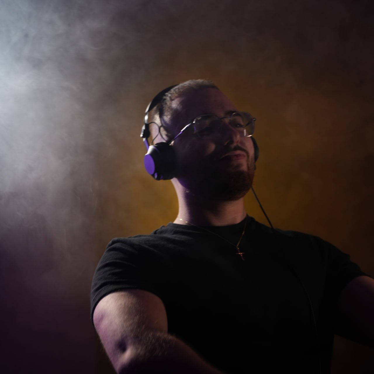 DJL John Lawen performing live